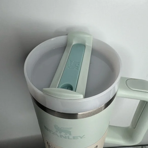 Stanley FlowState Quencher H2.0 Tumbler / 40oz / Color: Mist - Picture 4 of 13